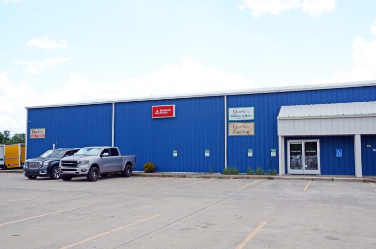 Guthrie Kitchen & Bath Plus showroom exterior in Pleasant View, TN