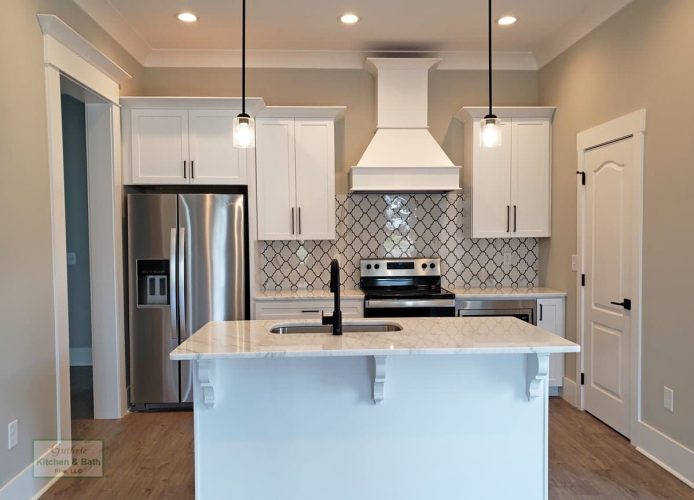white farmhouse kitchen design
